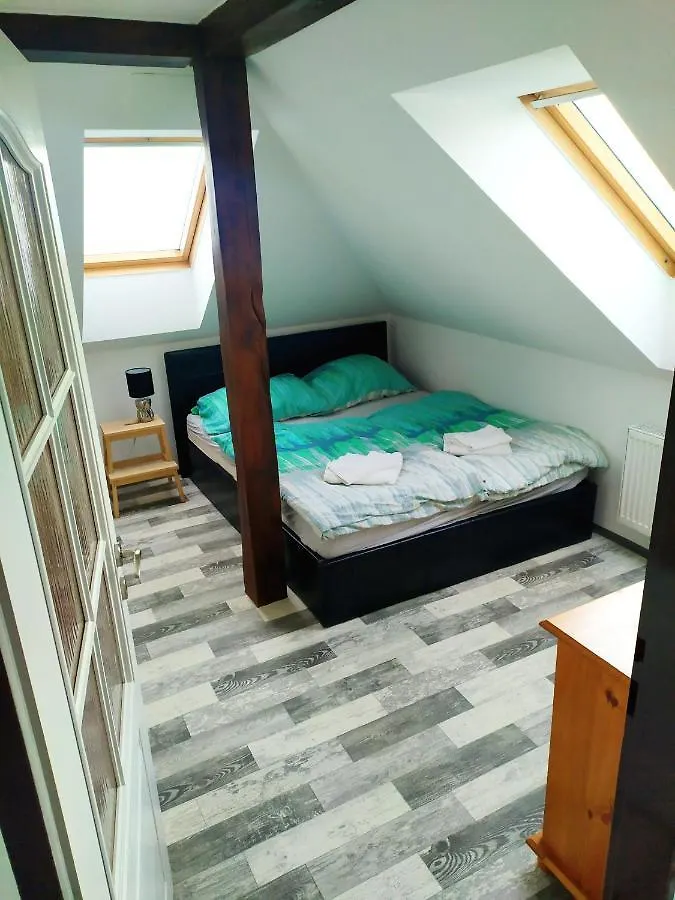Apartmán Podkrovní apartmán v přírodě, vhodný k relaxaci i na služební cesty Cerna u Bohdance 0*,
